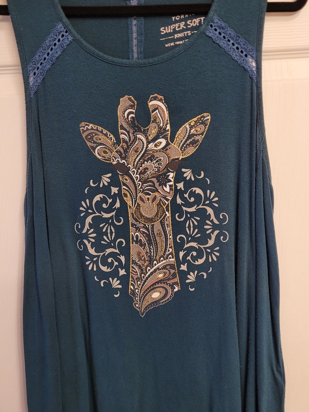 torrid Teal Sleeveless Top with Paisley Giraffe Graphic Sz. 0 (10-12 Lg)